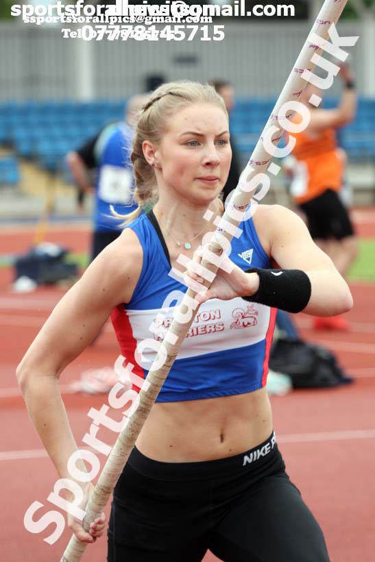 Womens under-20s pole vault, Northern Senior and Under-20s Champs., SportsCity, Manchester. Photo: David T. Hewitson/Sports for All Pics